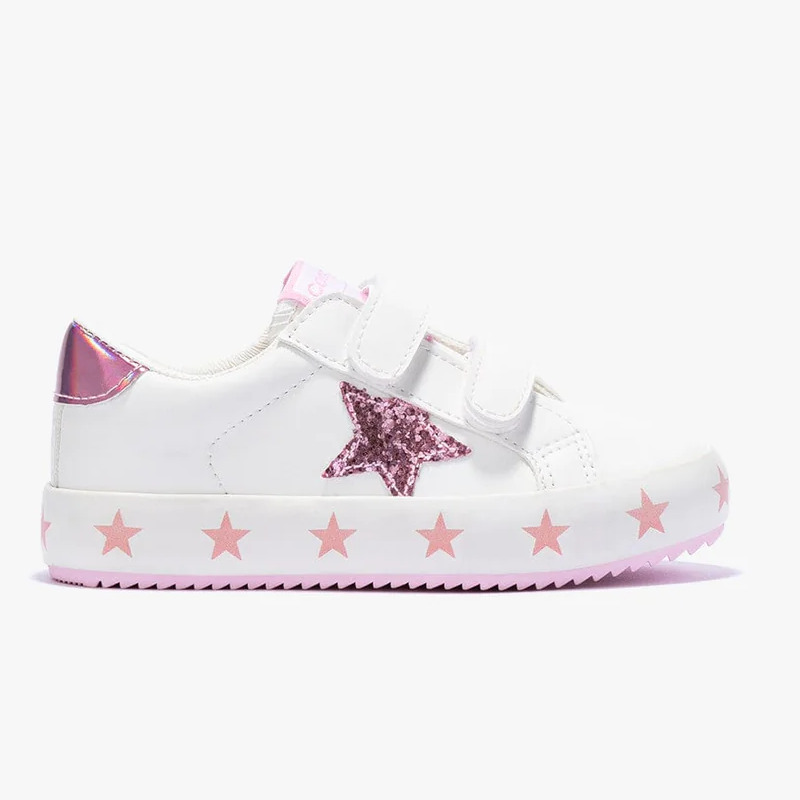 Deportivo blanco para niña con estrella en el lateral color rosa, marca Conguitos.